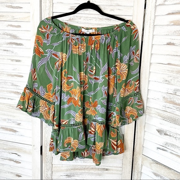 FEVER | Green Woven Ruffled Pleated Bell-Sleeve Dotted Floral Scoop Neck… - Picture 3 of 7